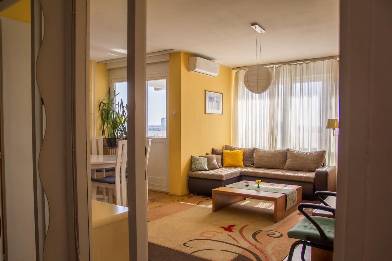 Sunny Apartment Belgrado Esterno foto