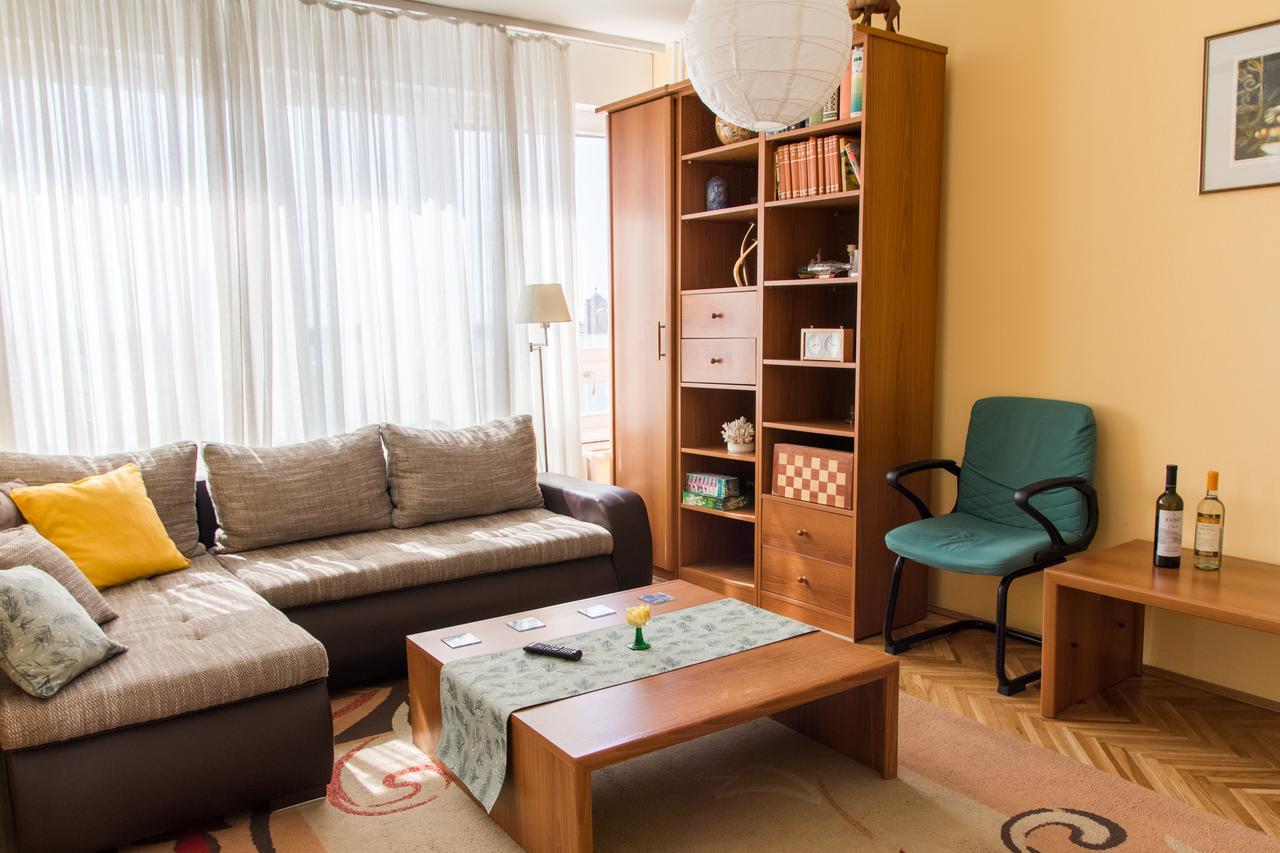 Sunny Apartment Belgrado Esterno foto