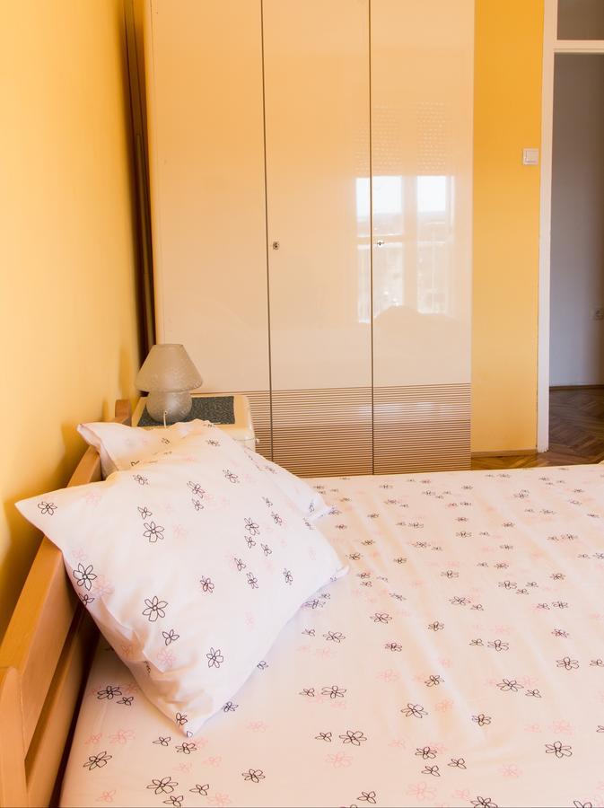 Sunny Apartment Belgrado Esterno foto