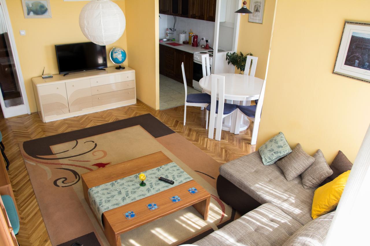 Sunny Apartment Belgrado Esterno foto